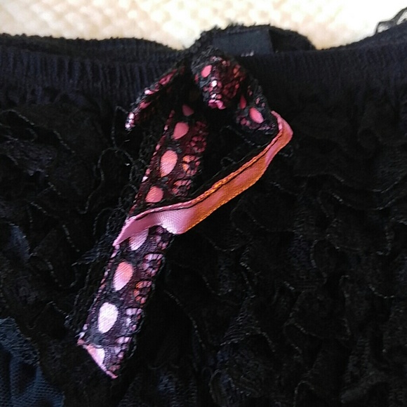 Black ruffled tight holder - Picture 2 of 5